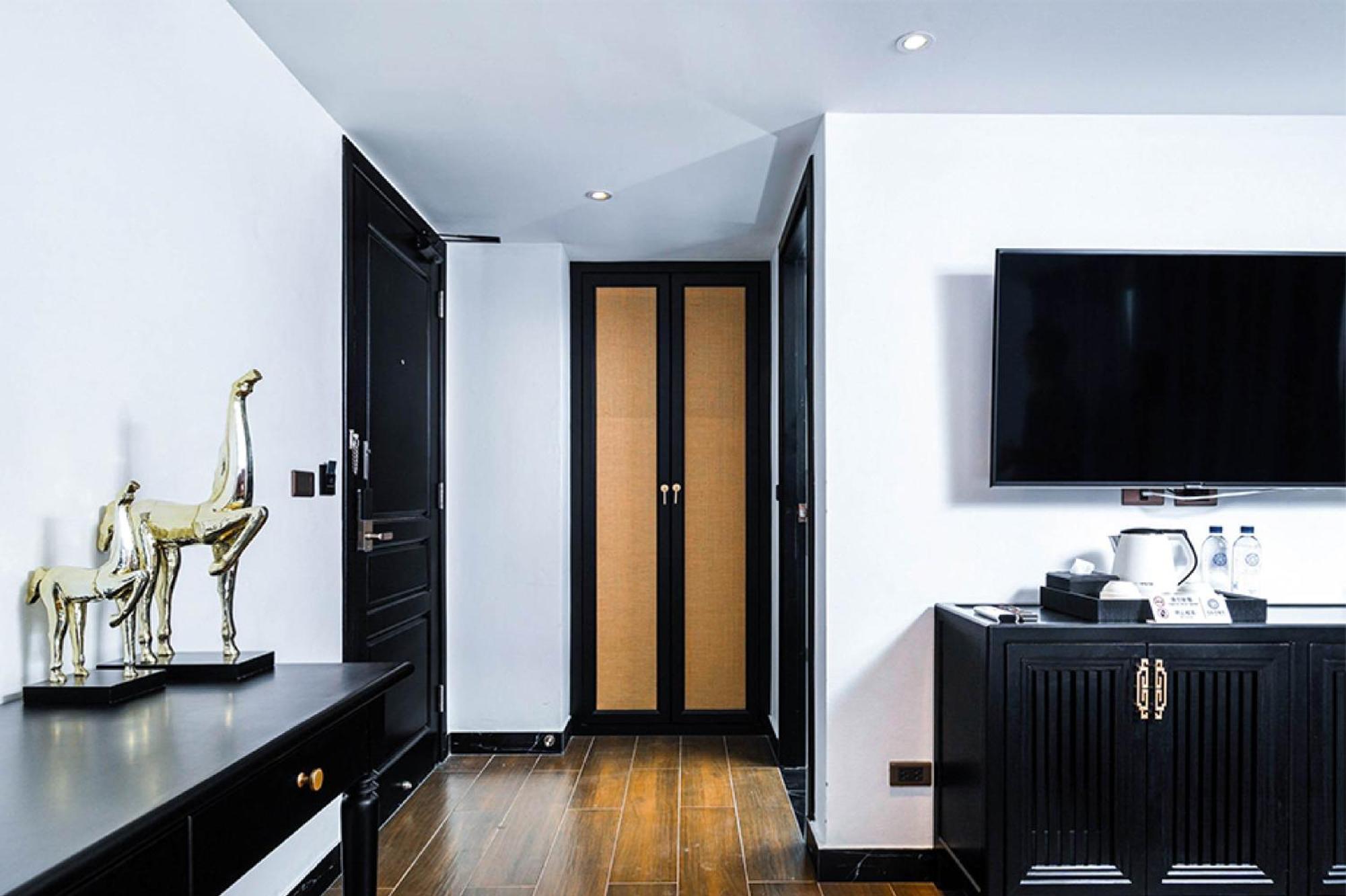 Glory Boutique Suites 清迈古城荣耀精品酒店 Chiang Mai Bagian luar foto