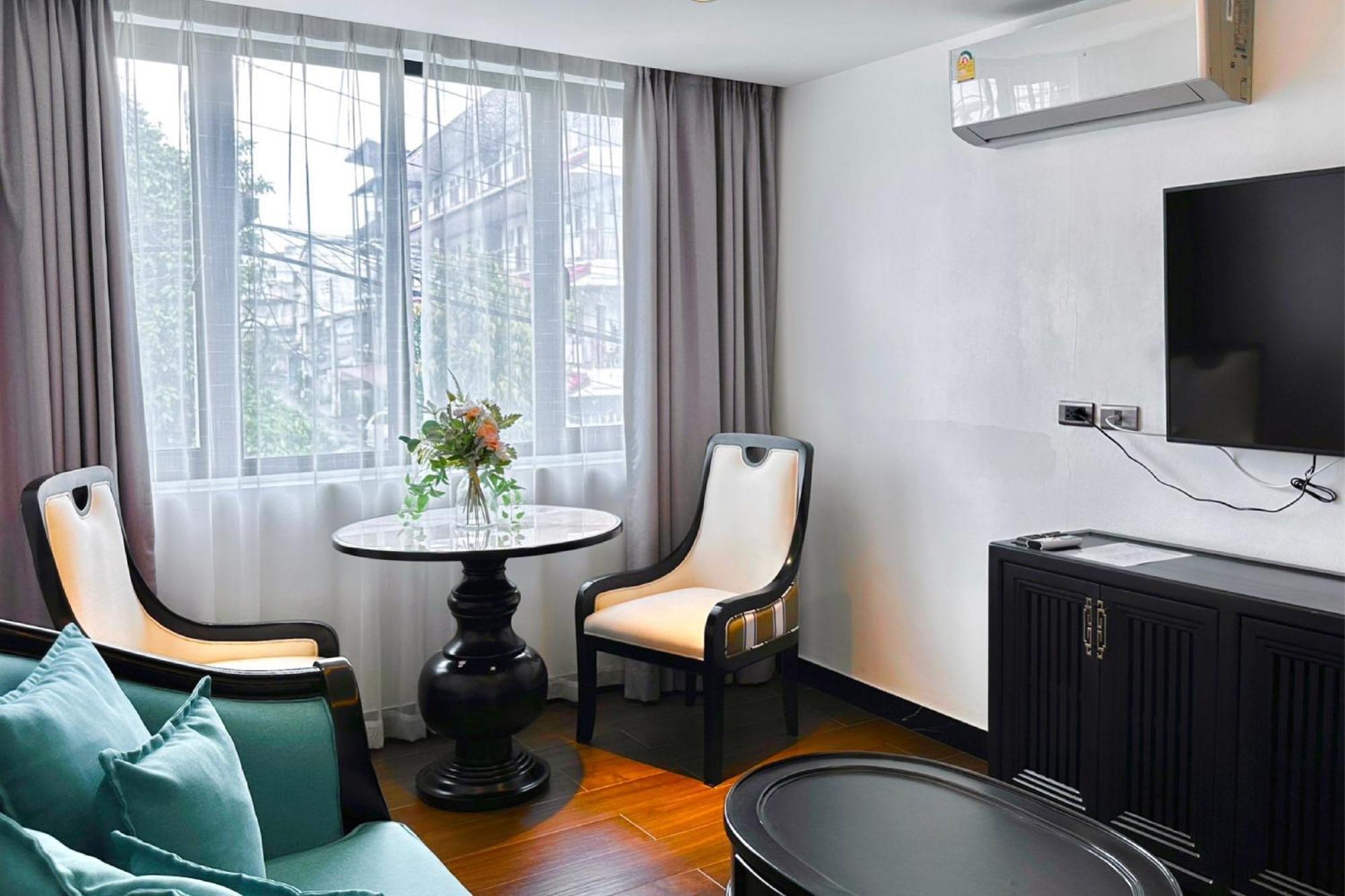 Glory Boutique Suites 清迈古城荣耀精品酒店 Chiang Mai Bagian luar foto