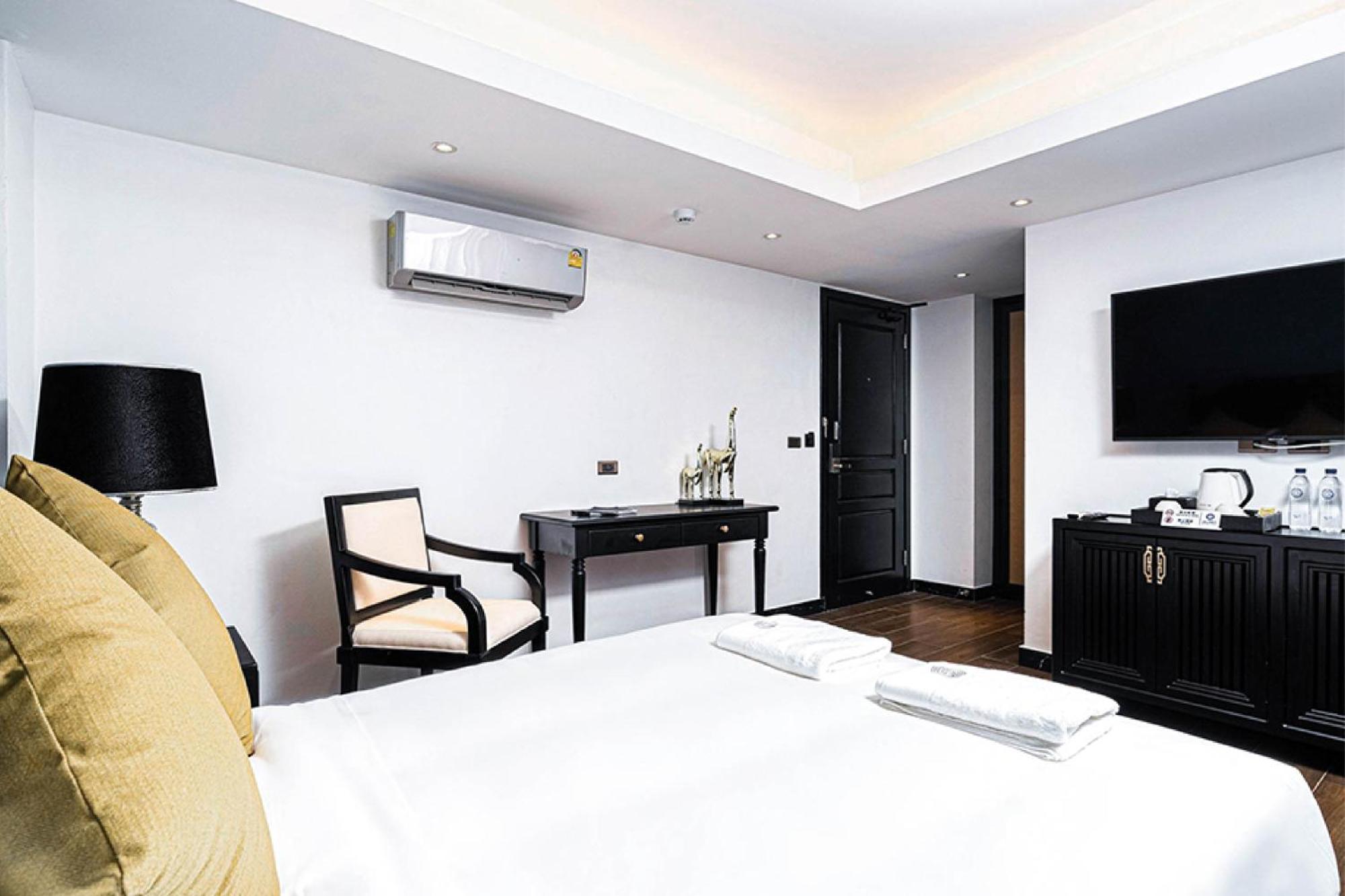 Glory Boutique Suites 清迈古城荣耀精品酒店 Chiang Mai Bagian luar foto