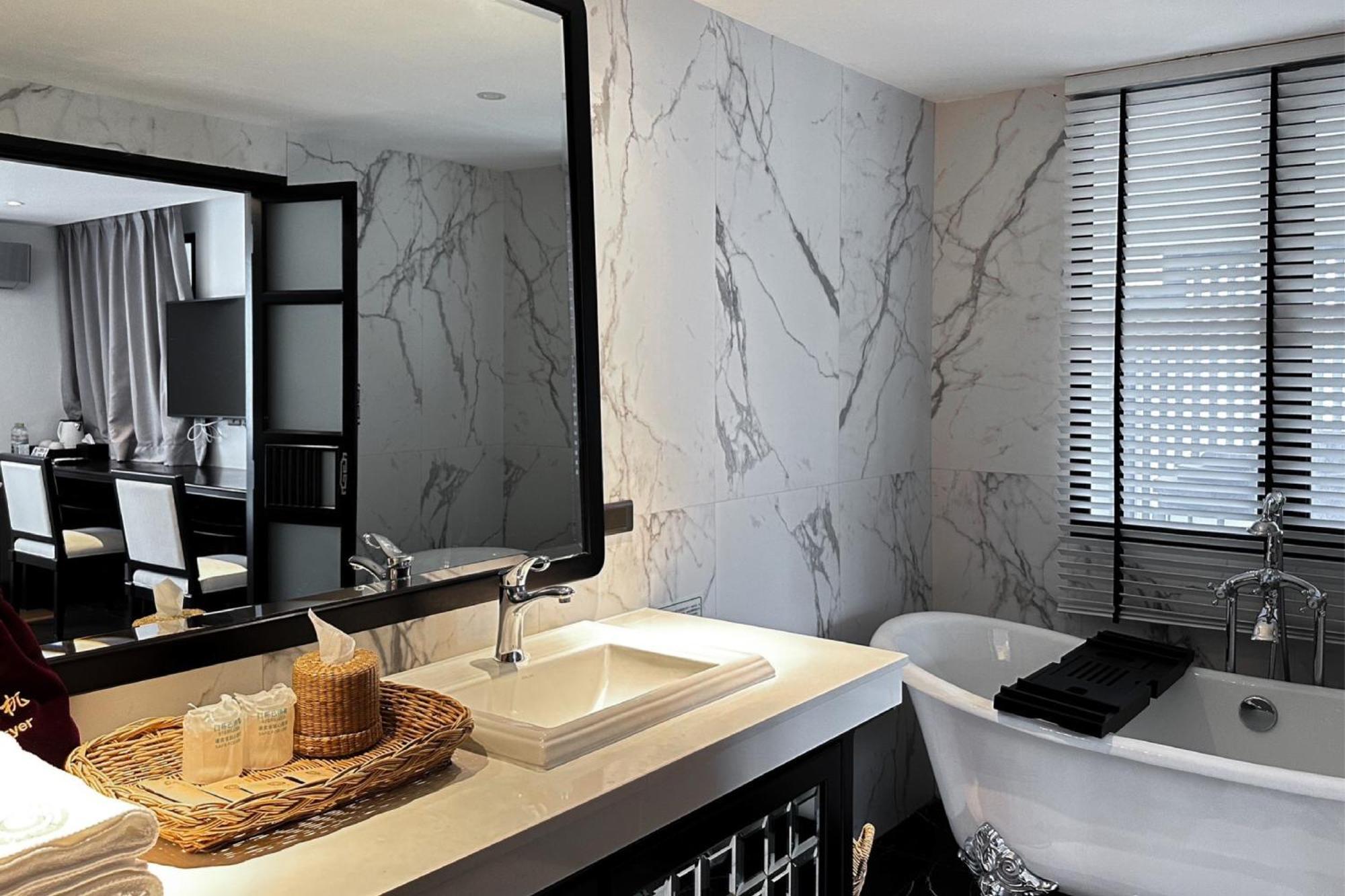 Glory Boutique Suites 清迈古城荣耀精品酒店 Chiang Mai Bagian luar foto