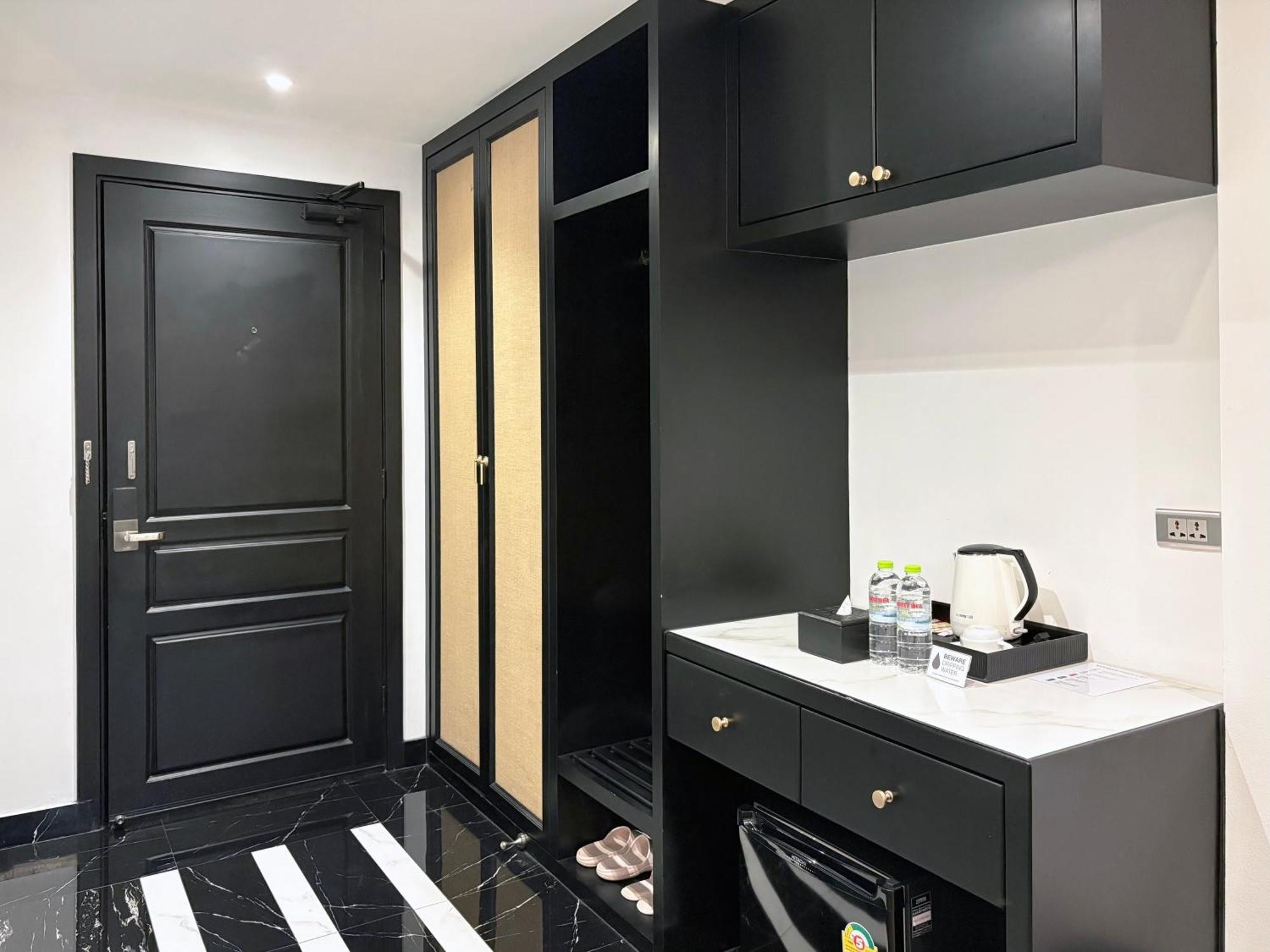 Glory Boutique Suites 清迈古城荣耀精品酒店 Chiang Mai Bagian luar foto