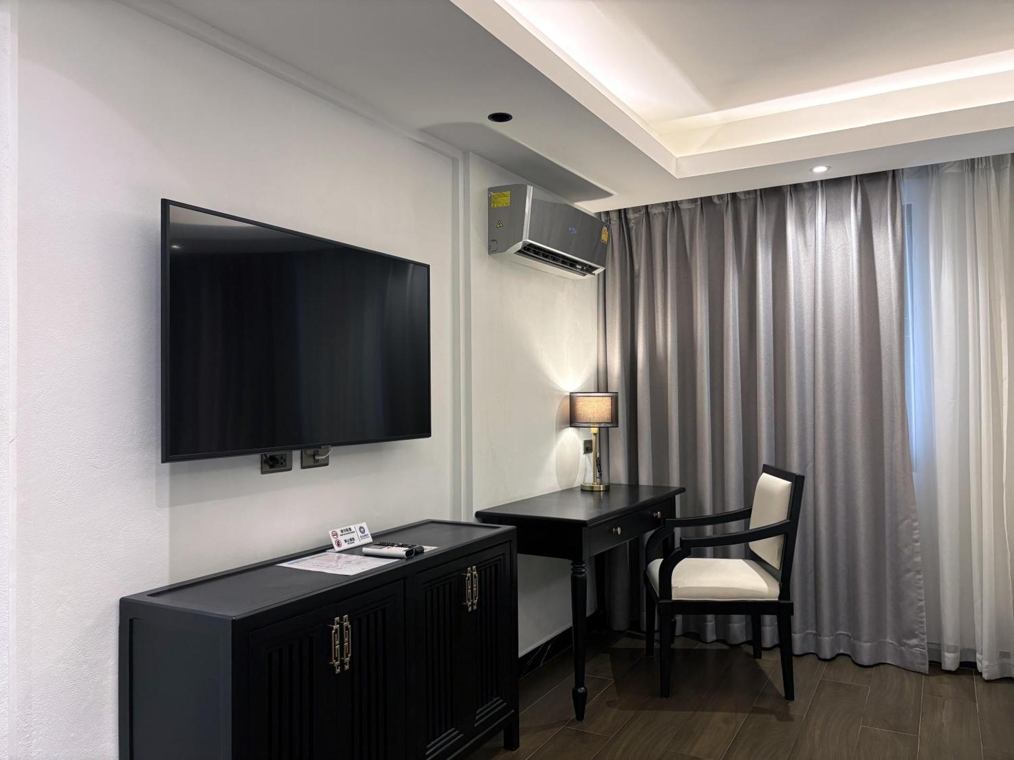 Glory Boutique Suites 清迈古城荣耀精品酒店 Chiang Mai Bagian luar foto
